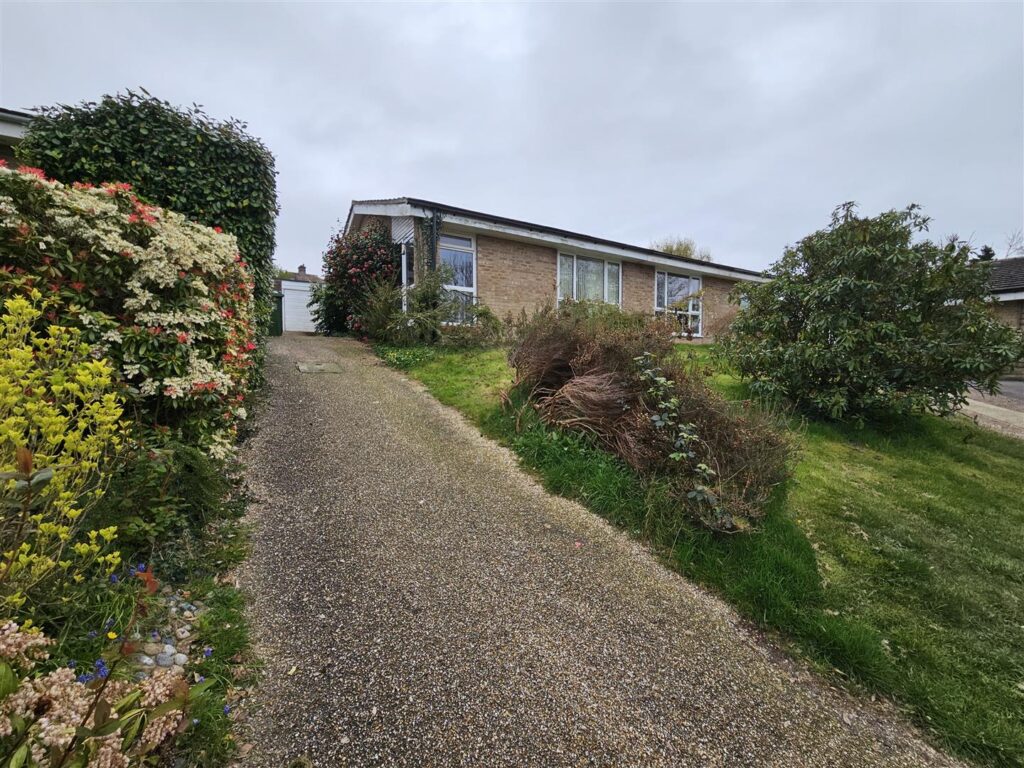 Meadow Way, Heathfield